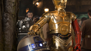 La verdadera razón de por qué el brazo de C-3PO era rojo en <i>Star Wars: The Force Awakens</i>